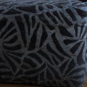 Meet your Posher, Kenyatta